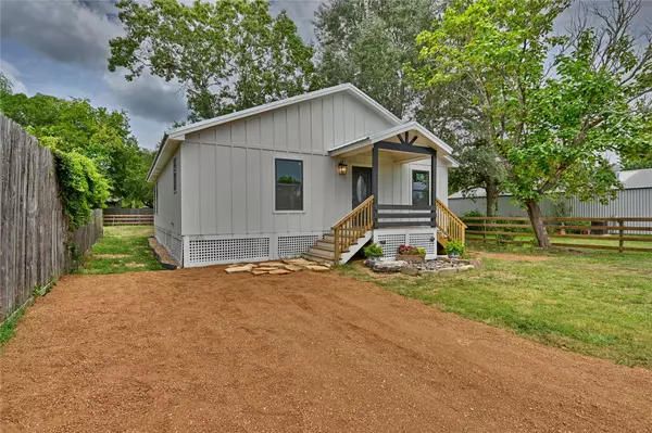 New Ulm, TX 78950,626 Front ST