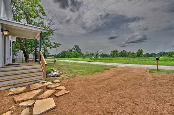 New Ulm, TX 78950,626 Front ST