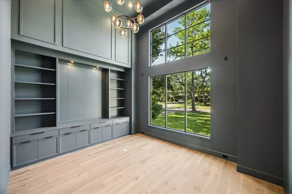 Houston, TX 77056,267 Maple Valley RD