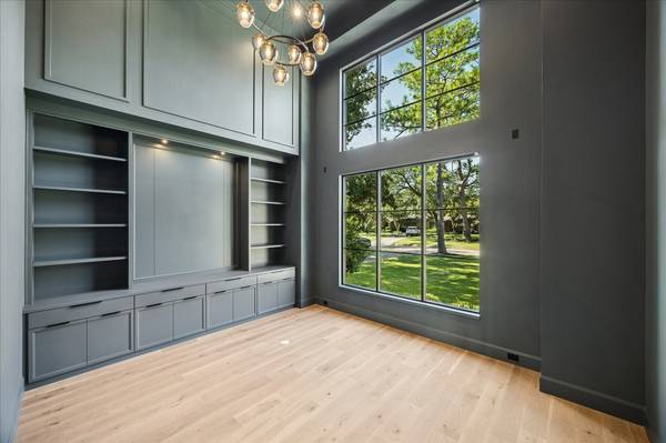 Houston, TX 77056,267 Maple Valley RD