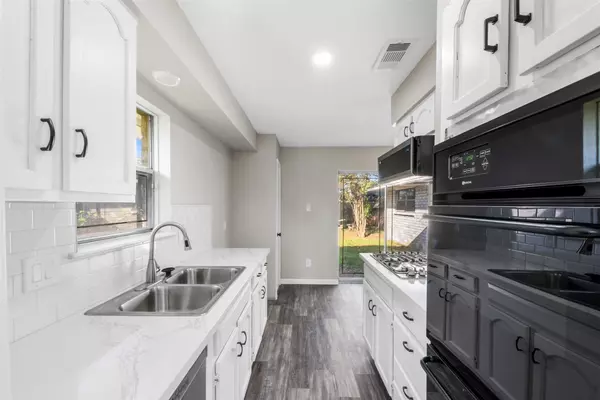 Houston, TX 77078,9627 Glenwood Forest DR