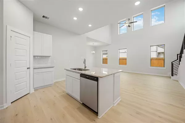 Conroe, TX 77302,16800 Needlepoint DR