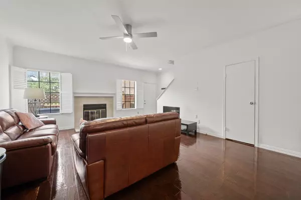 Houston, TX 77042,9850 Pagewood LN #1402