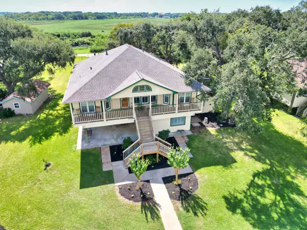 766 County Road 206, Sargent, TX 77414