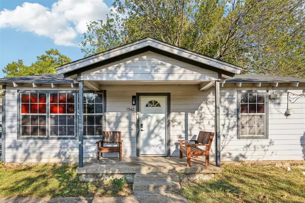 1542 Marsalis RD, Lancaster, TX 75134