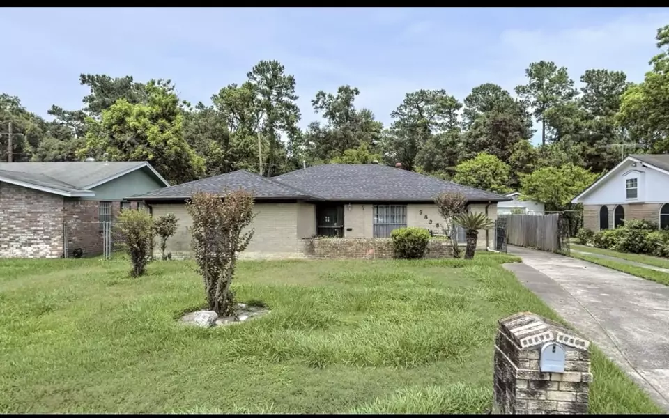 9838 Camay DR, Houston, TX 77016