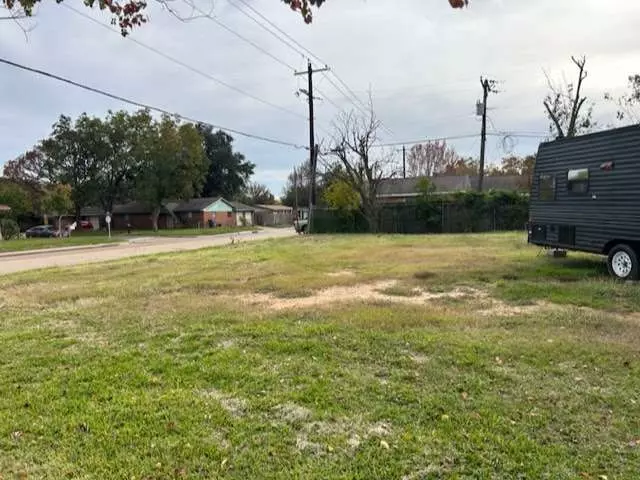 2901 Rust AVE, Texas City, TX 77590