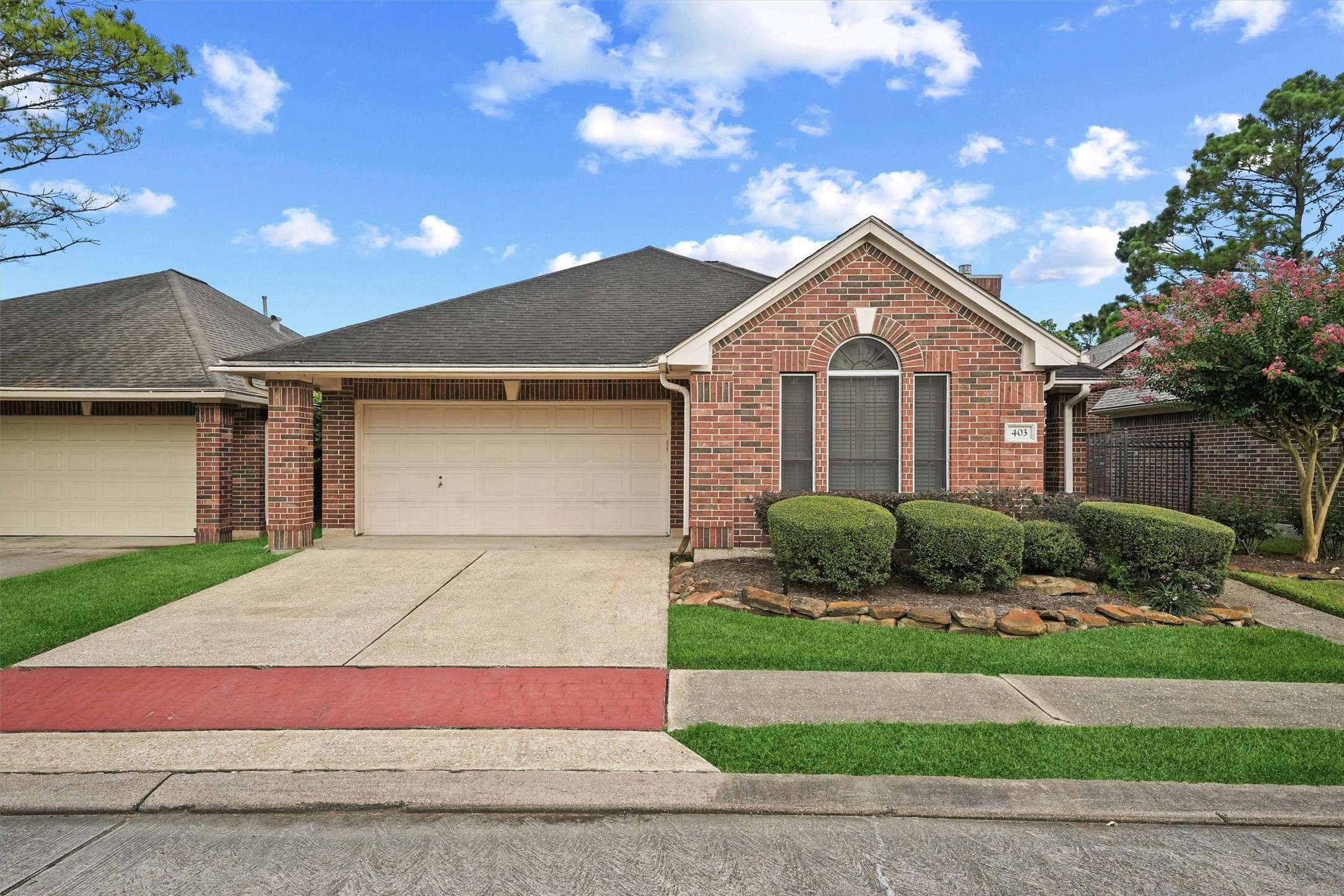 403 Pine Creek DR, Friendswood, TX 77546