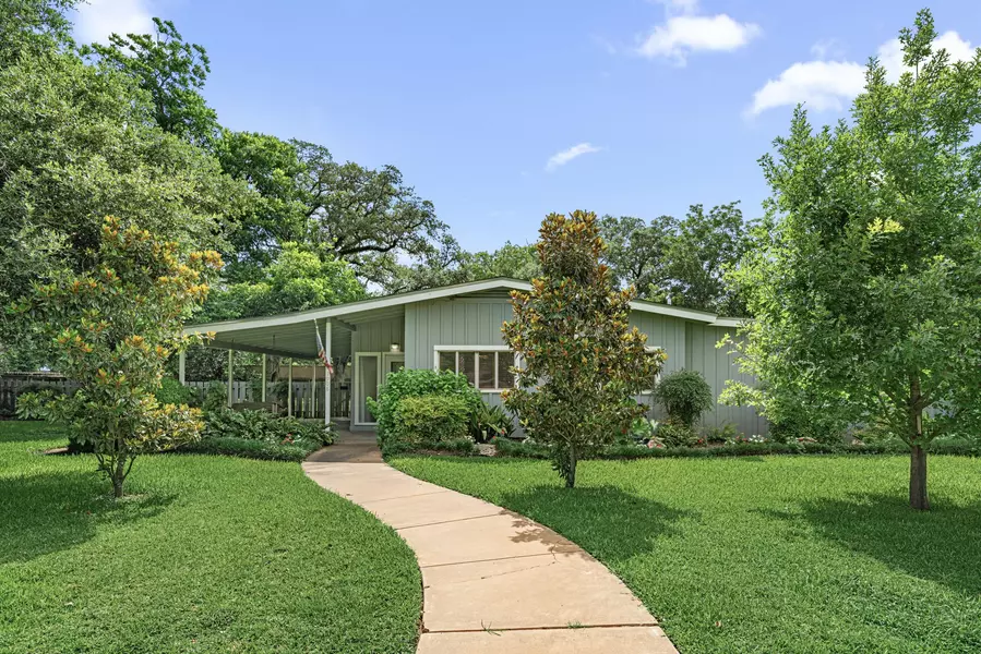 1908 Milam ST, Columbus, TX 78934