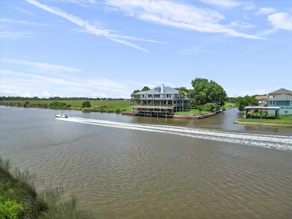 174 Stewart,  Freeport,  TX 77541