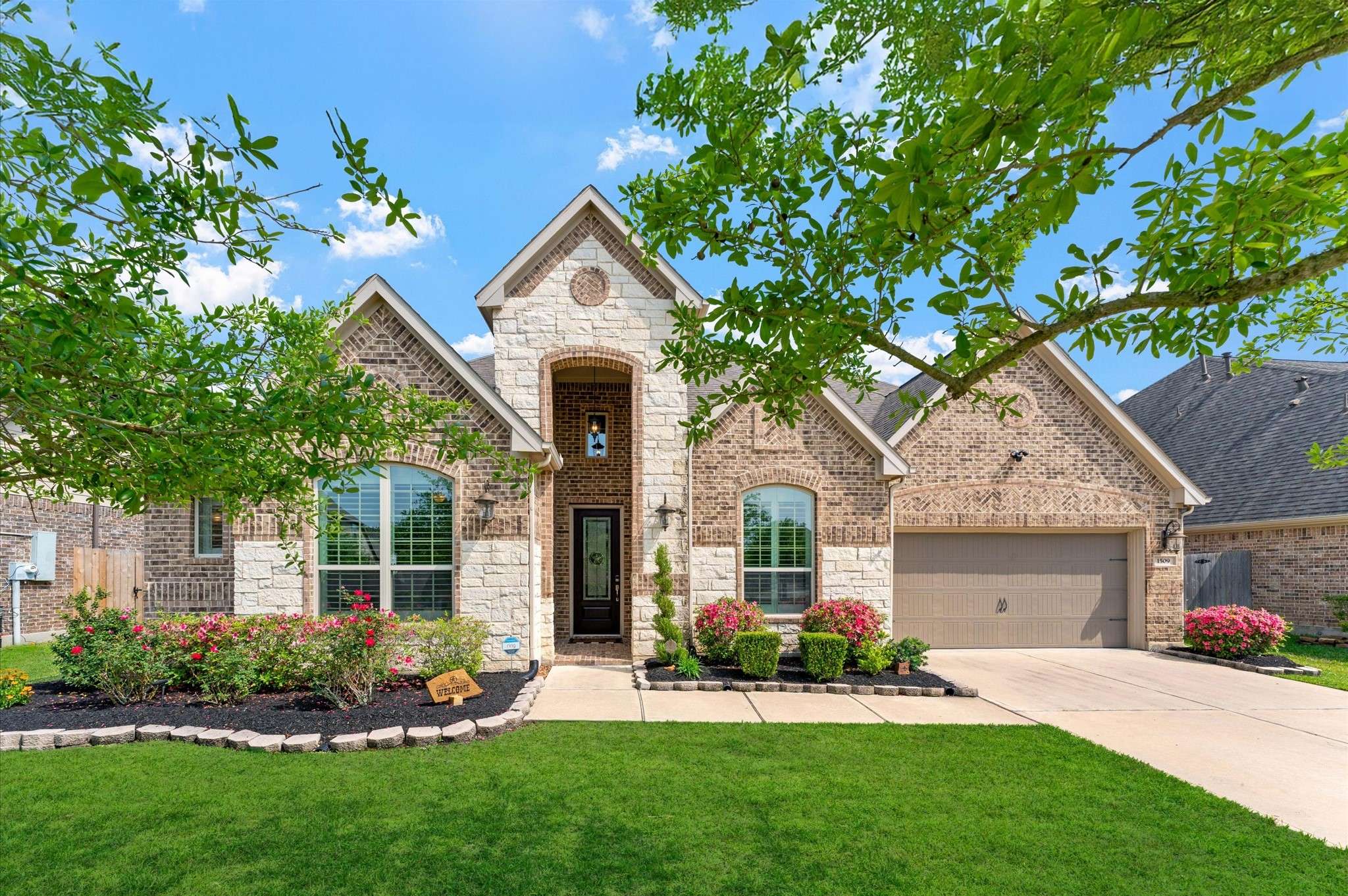 1509 Royal Field LN,  Friendswood,  TX 77546