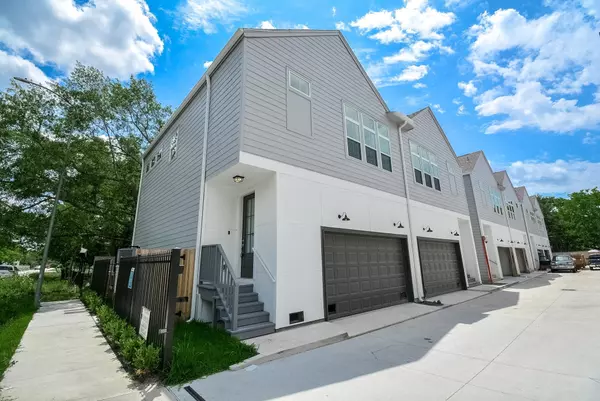 6017 Cypress ST, Houston, TX 77074