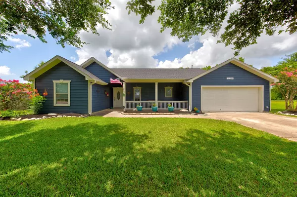 17219 Lake Ridge CIR, Rosharon, TX 77583
