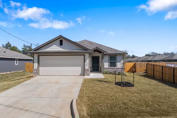 348 Avenue Q, Somerville, TX 77879