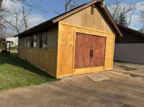Brazoria, TX 77422,201 2nd Street