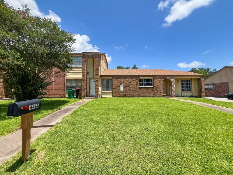 3412 Lantern LN, Baytown, TX 77521