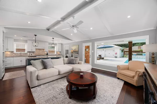 Sugar Land, TX 77478,142 Bluebonnet ST