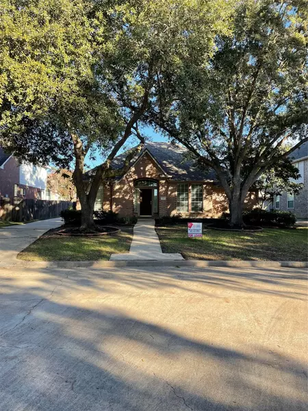 215 Heathbrook LN, Houston, TX 77094