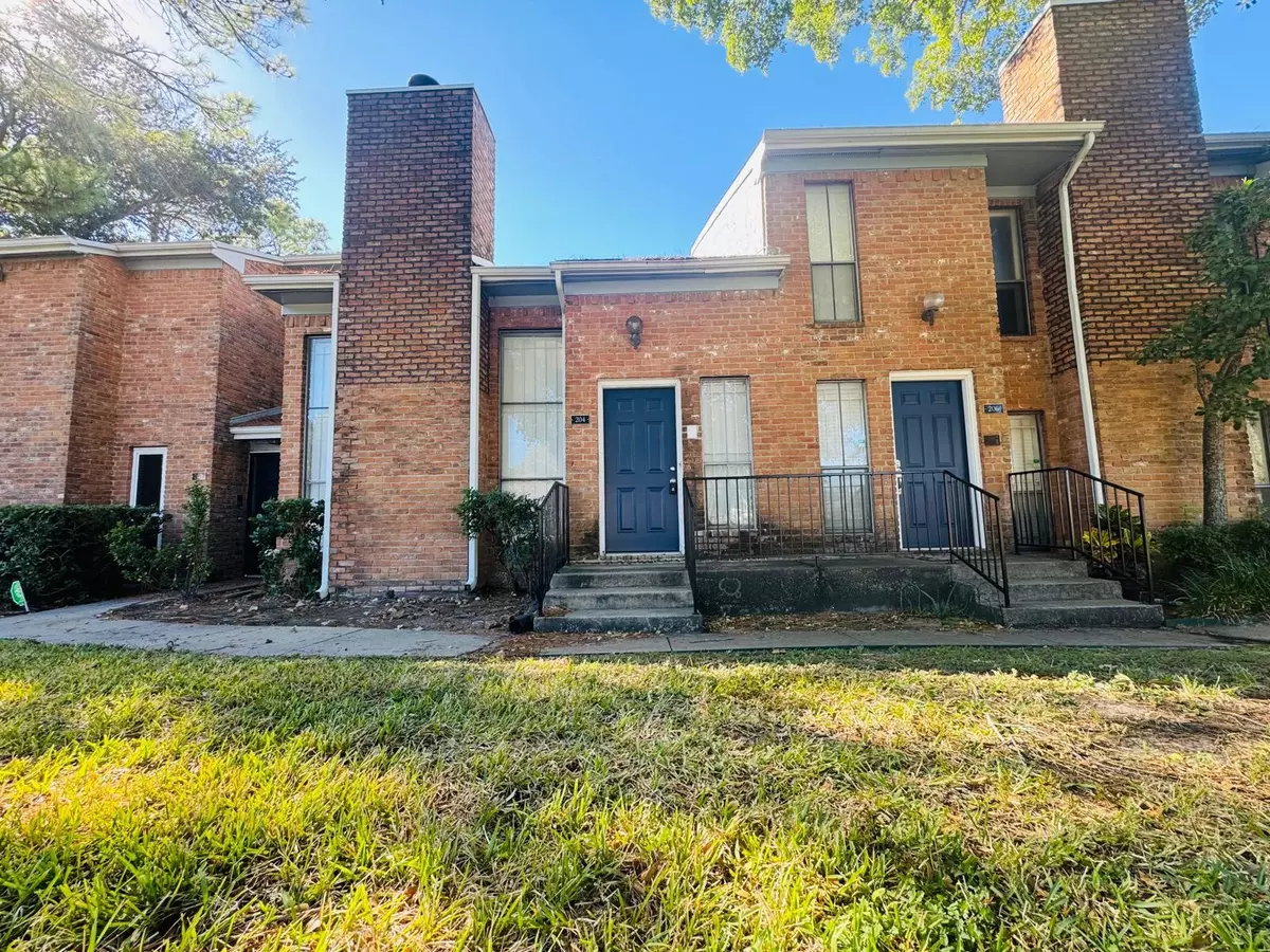 Houston, TX 77063,3200 S Gessner #204