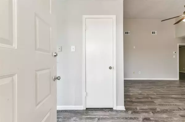 Houston, TX 77040,7823 Redlands DR