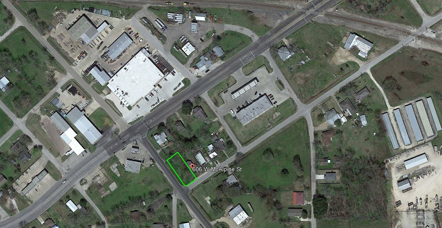 606 W McAlpine ST, Navasota, TX 77868