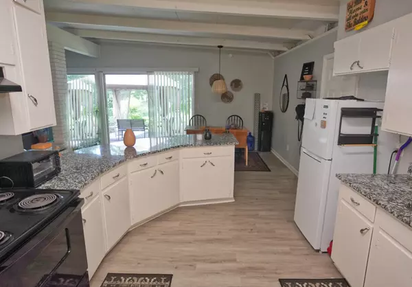 Lake Jackson, TX 77566,107 Southern Oaks DR