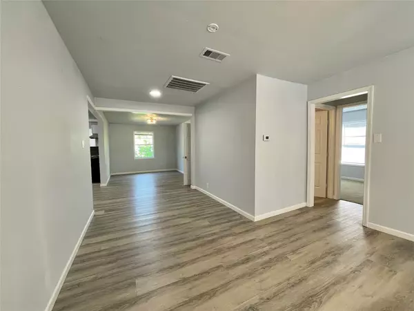 Lake Jackson, TX 77566,150 Huisache ST