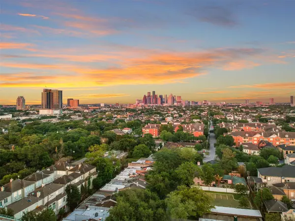 Houston, TX 77019,2221 Welch ST #401