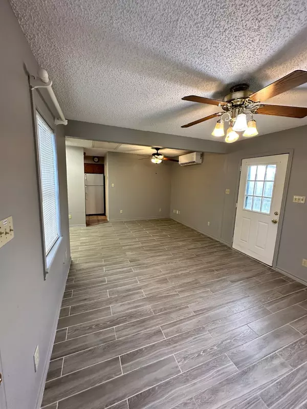 Brenham, TX 77833,100 Happy Hollow Road