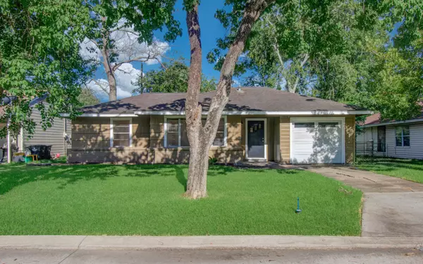 1708 S Park DR, Alvin, TX 77511