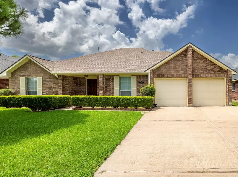 1012 Hyland LN, League City, TX 77573