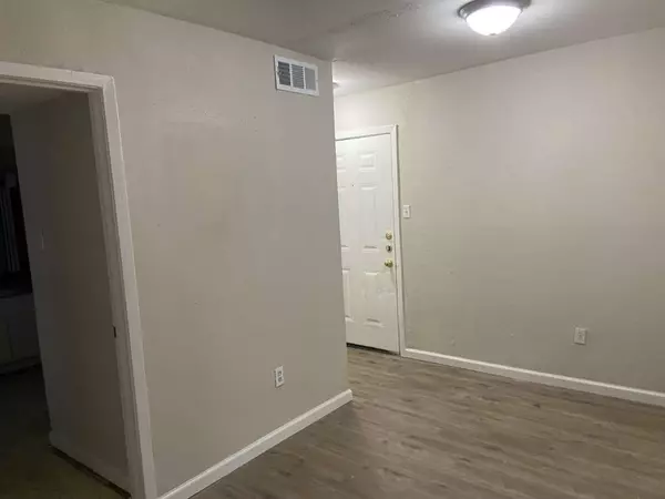 Houston, TX 77091,5625 Antoine DR #306