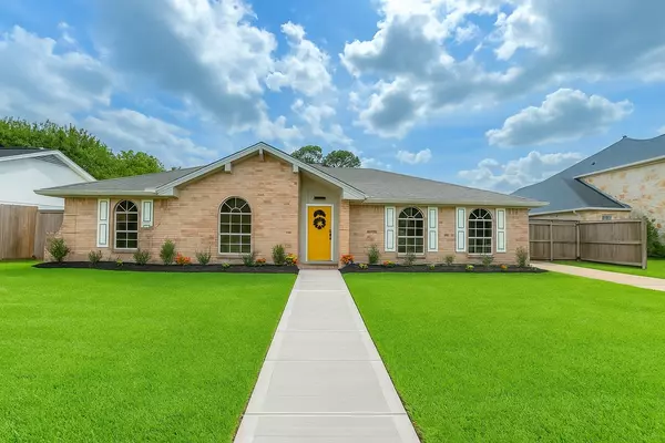 963 Marcella ST, Houston, TX 77091