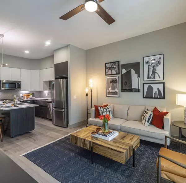 Houston, TX 77008,401 W 25th ST #2107