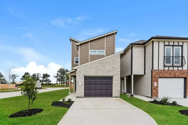 15319 Estrella West, Houston, TX 77073