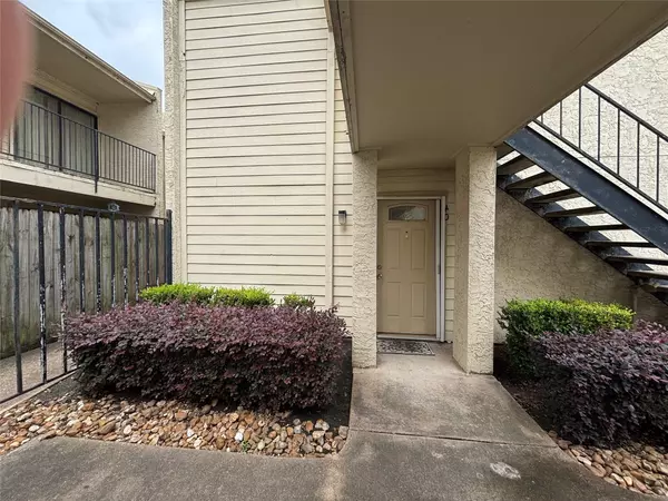 Houston, TX 77042,10075 Westpark DR #40