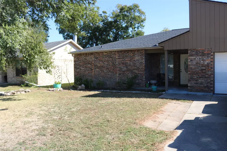 4018 Easy ST, Dickinson, TX 77539