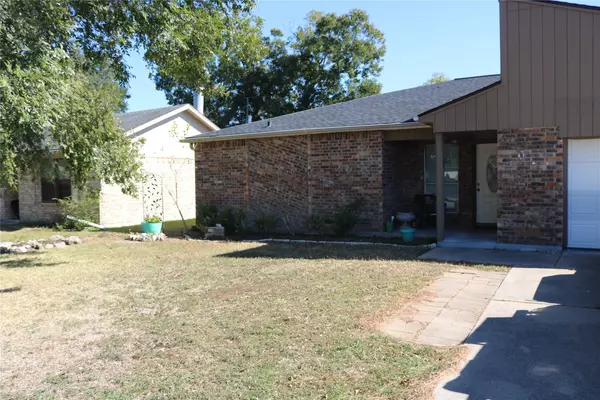4018 Easy ST, Dickinson, TX 77539