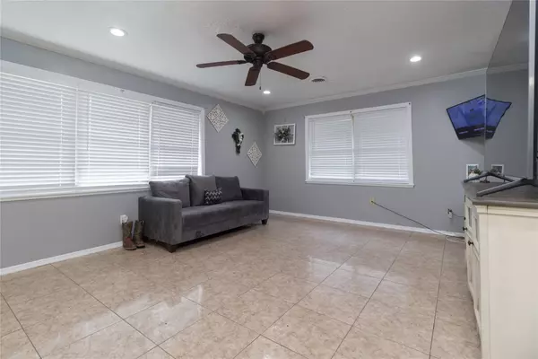 Pasadena, TX 77502,2107 Sharon ST