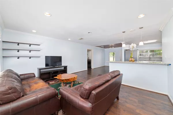 Houston, TX 77074,8625 Bob White DR