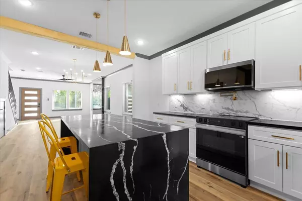 Houston, TX 77028,7949 Attwater ST