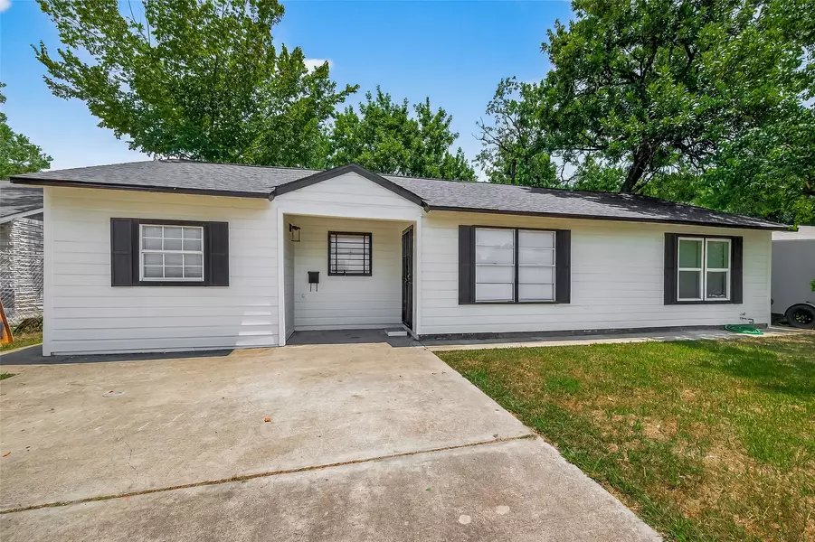 7023 Crestmont ST, Houston, TX 77033