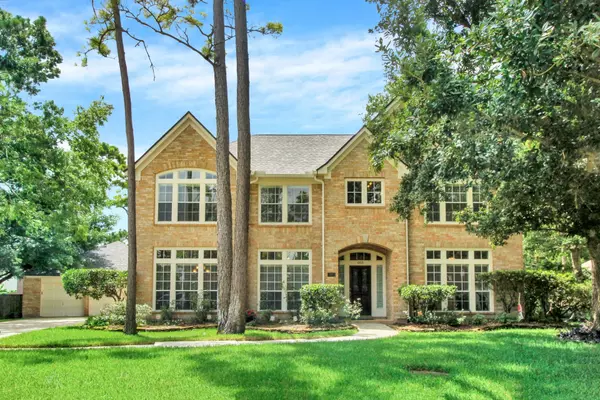 603 Forest Bend LN, Friendswood, TX 77546