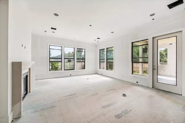 Houston, TX 77018,2019 Saxon DR