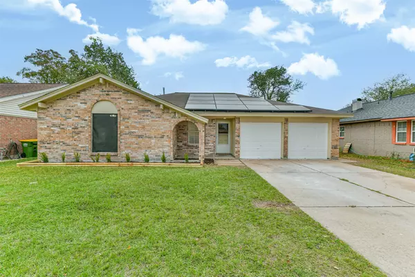 1706 Chippawa LN, Pasadena, TX 77504
