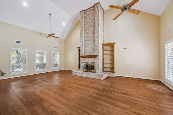 Spring Valley Village, TX 77055,8333 Cedarspur DR