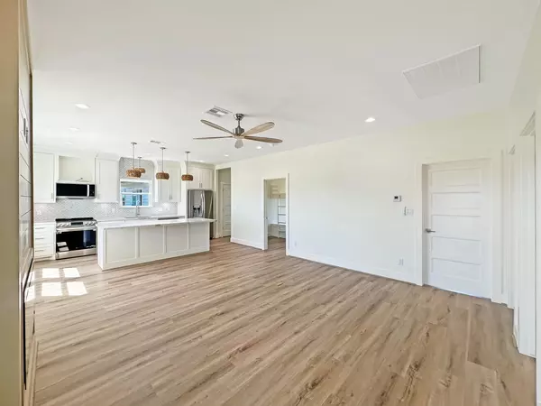 Crystal Beach, TX 77650,1989 Pedregal DR