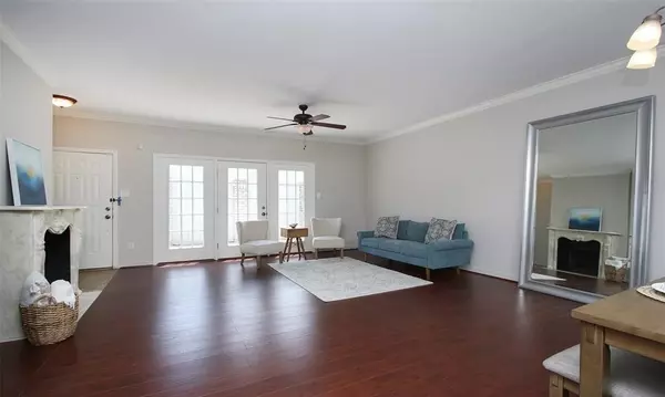 Houston, TX 77042,562 Wilcrest DR