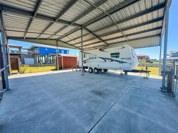 Crystal Beach, TX 77650,1776 Catfish LN