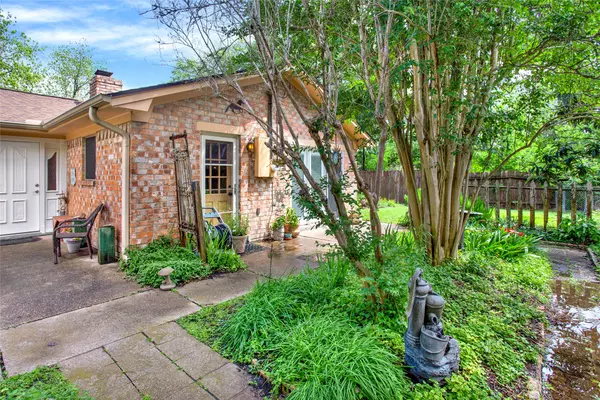 League City, TX 77573,212 Pecan DR